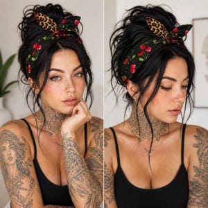Puede incluir: Una diadema negra con un diseño de cerezas y estampado de leopardo, atada con un lazo. La persona de la imagen lleva una camiseta sin mangas negra y tiene tatuajes en los brazos y el cuello.