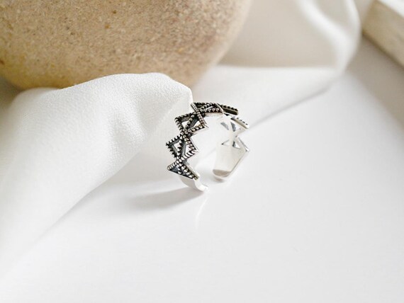 Elegant Sterling Silver Open Pentagram Double Rope-Style Ring