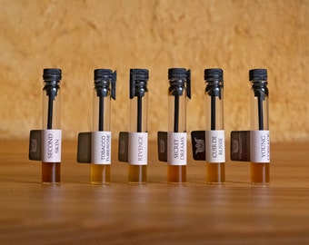 Leather  sample set- 6 samples 0,5 ml of olfactory art in a bottle, with leather and suede scent. Unique gift for leather lovers