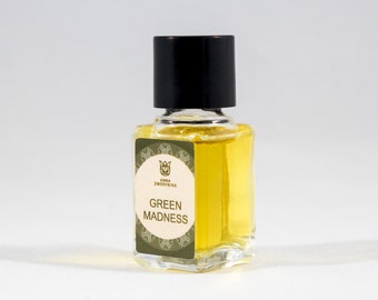 Green madness, olfactory art in a bottle -Fresh and citrus, with lemon, yuzu, wormwood, tarragon, blackcurrant bud, lavender,vetiver,oakmoss