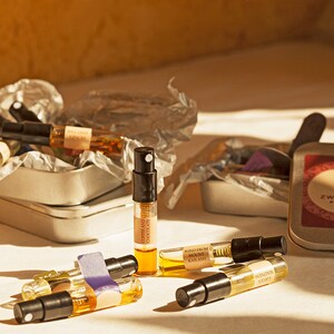 Your-5 sample set: 5 custom sampler pack, any five 1 ml samples of olfactory art in a bottle image 4