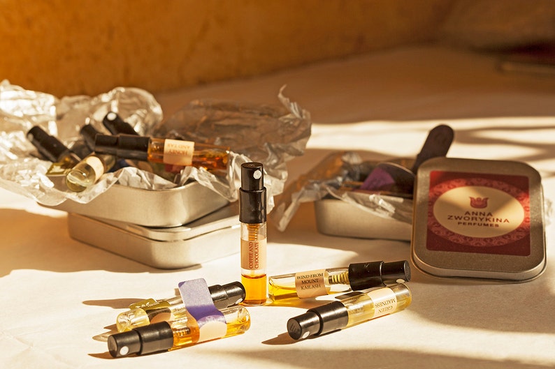 Your-5 sample set: 5 custom sampler pack, any five 1 ml samples of olfactory art in a bottle image 4