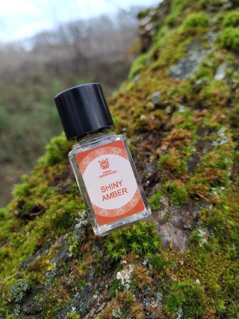 Shiny Amber olfactory art in a bottle, warm fragrance with lemon, bergamot, ginger, jasmine, champaka, labdanum, benzoin and vanilla image 4