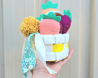 Felt easter basket and carrots - 100% Pure wool Felt, decoration, pretend play, Perth