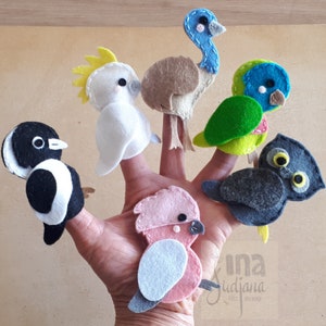 Australian birds felt finger puppets, pretend play, kookaburra, emu, cockatoo, gallah, lorikeet, magpie, king parrot Perth image 5
