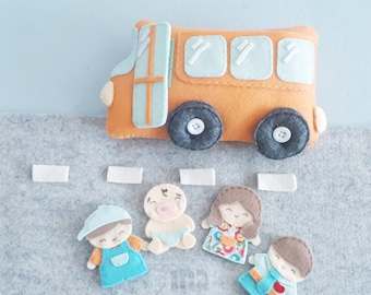 Wheels on the bus - wool felt finger puppets, pretend play, Perth