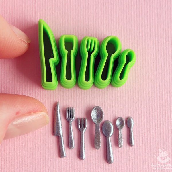 Custom cutter/Printed to ORDER/Set of cutters 5 pieces\Cutlery\PLA plastic. Miniature gingerbread are not included in the price of cutters.