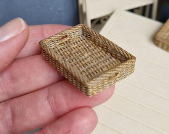 ミニチュアバスケット。PLA樹脂製。3Dプリント対応。ドールハウス用アクセサリー／人形用ミニチュアキッチン。