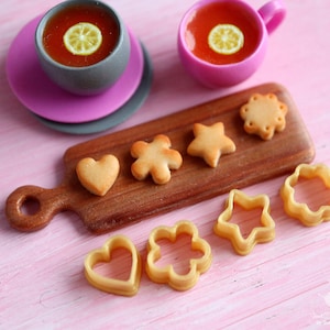Miniatur-Ausstechformen für die Puppenküche im Maßstab 1 bis 12, Miniatur-Kekse 4 Stück in Goldfarbe. PLA-Kunststoff. Bild 4