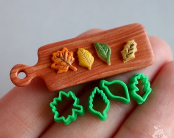 Miniature cutters for doll kitchen on a scale of 1 to 12, cutters leaves (4 pieces) in green color. PLA plastic. (ONLY CUTTERS)