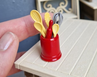 Miniature Kitchen Utensils and Accessories/Dollhouse Set