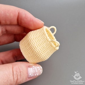 Miniature basket with handles. PLA. 3D printing. Dollhouse accessories/Miniature kitchen for dolls.