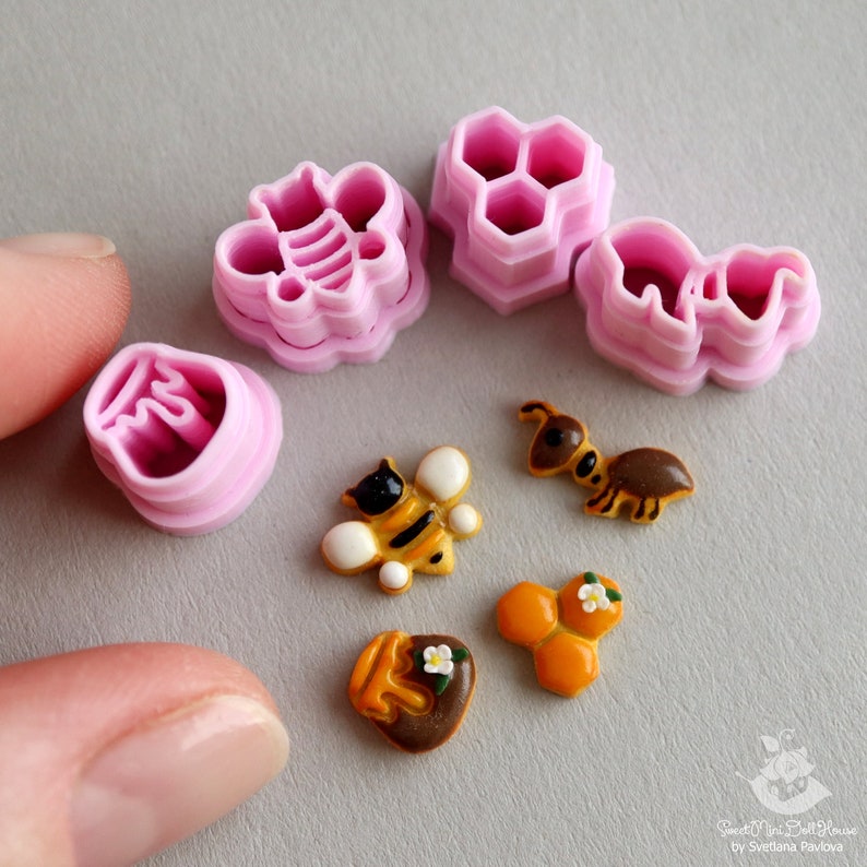 Custom cutter/Printed to ORDER/Set of 4 piecesSet Bee and Ant BA3 PLA plastic. Miniature gingerbread are not included zdjęcie 1