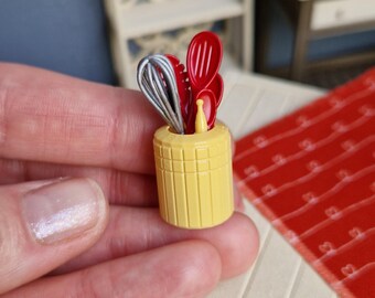 Miniature Kitchen Utensils and Accessories/Dollhouse Set