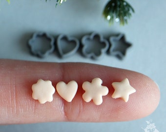 Miniature cutters for doll kitchen on a scale of 1 to 12, Miniature cookies (4 pieces)in gray color. PLA plastic.