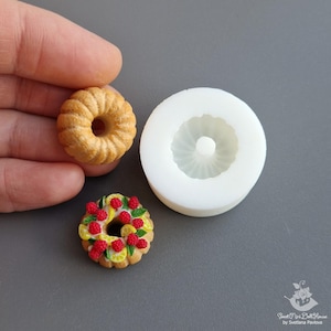 Molde de silicona para arcilla polimérica. Cupcake festivo en miniatura n.° 1. Se puede hornear. Moldes de colores aleatorios.