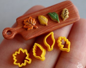 Miniature cutters for doll kitchen on a scale of 1 to 12, cutters leaves (4 pieces) in yellow color. PLA plastic. (ONLY CUTTERS)