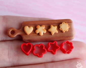 Miniature cutters for doll kitchen on a scale of 1 to 12, Miniature cookies (4 pieces)in red color. PLA plastic.