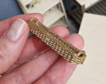 ミニチュアバスケット。PLA樹脂製。3Dプリント対応。ドールハウス用アクセサリー／人形用ミニチュアキッチン。