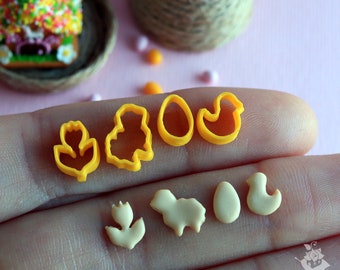 Miniature cutters for doll kitchen on a scale of 1 to 12, Easter gingerbread (4 pieces) in yellow color. PLA plastic.