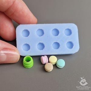 Mini makaronform i silikon: 6 mm rund + utstickare i slumpmässiga färger