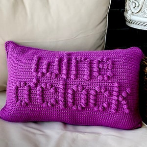 Patrón de almohada de crochet WINE O’CLOCK Cojín de crochet DIY Decoración del hogar Patrón de almohada lumbar con pompones Palabra Regalo moderno Cumpleaños Navidad Crochet