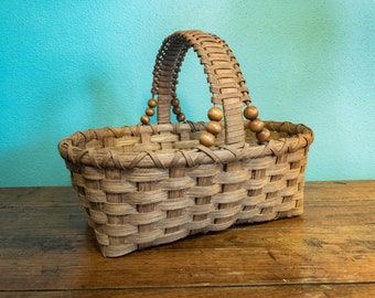 Vintage Boho Brown Woven Wicker Gathering Basket with Wood Beads on Handle, Vintage Kitchen Cottagecore