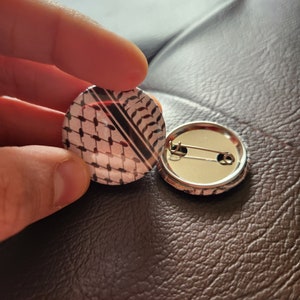 Small-Palestinian Kufiya pin 1.25 inches