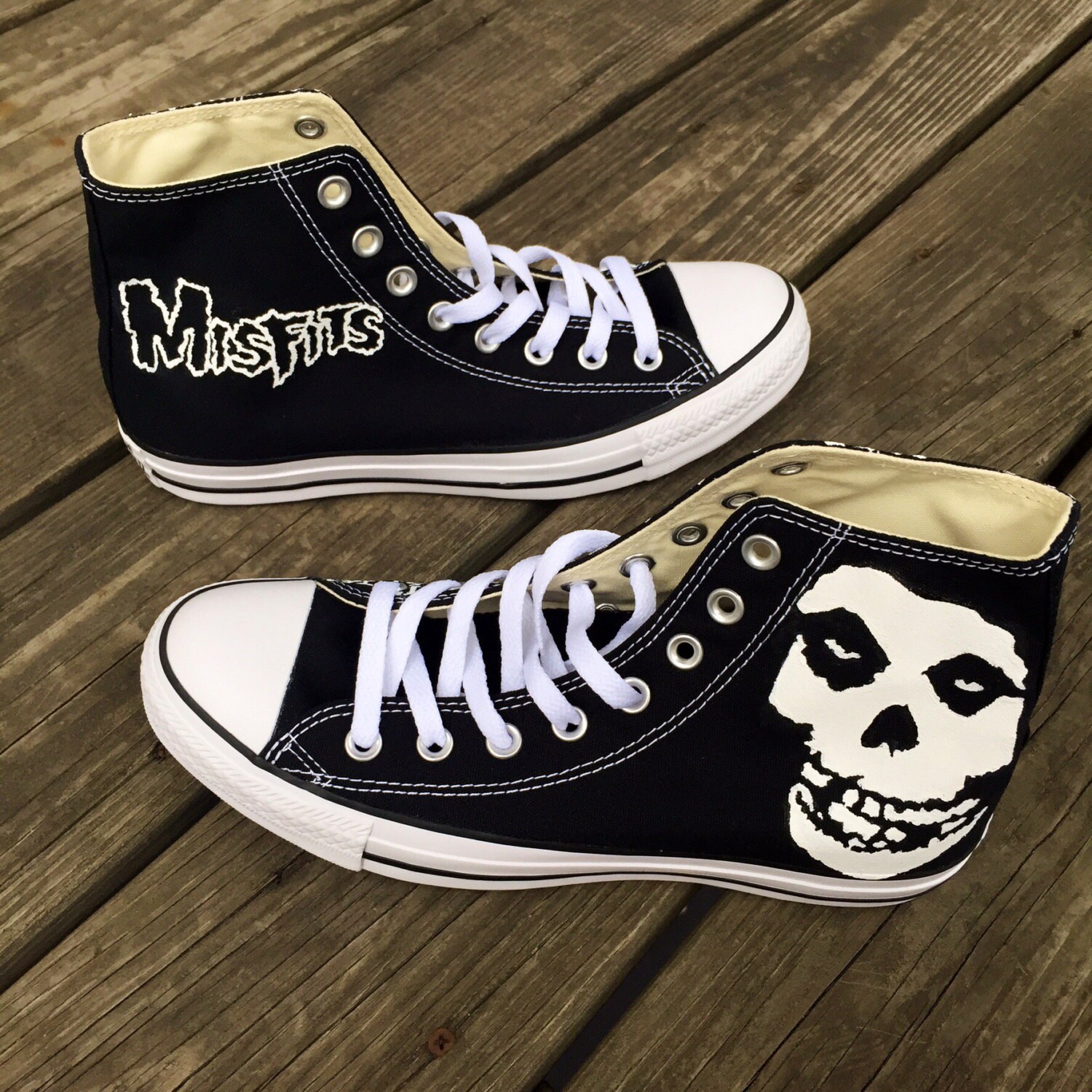 vendaje ayudar La Internet Custom Hand-painted Misfits Converse Shoes - Etsy Hong Kong