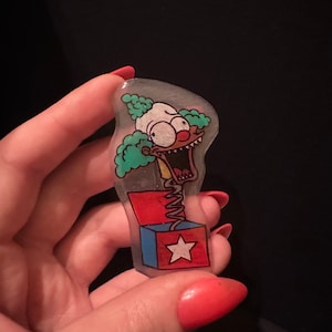 Krusty clownen Jack-in-the-Box trädkoja av skräck Simpsons fan art handgjord krympplast konstnål