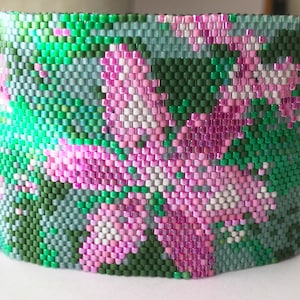 Peyote stitch pattern Blackberry Lily Pattern for a Beaded Cuff