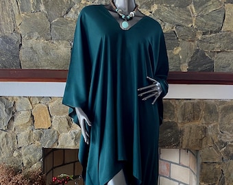 Top in caftano di rayon tinto a mano, copricostume da resort verde scuro, taglie forti
