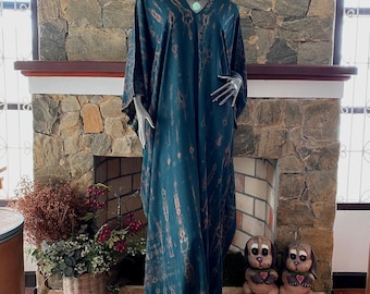 Deep Green Shibori Bleach Tie dye Caftan, Wearable Art Kaftan V Neck Dress