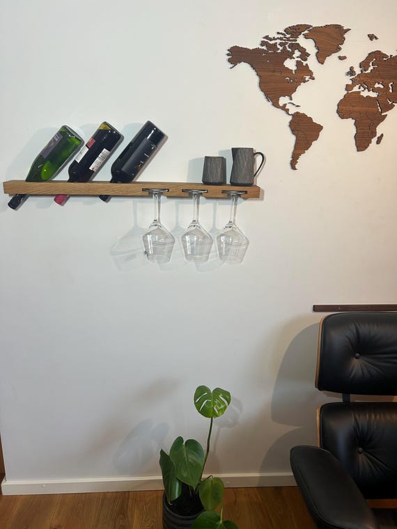 オーク材の壁掛けワインラック | グラス3個とボトル3本用のワイン