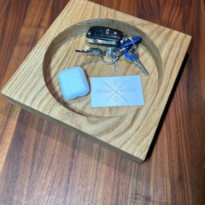 Bandeja de armazenamento feita de carvalho – bandeja para chaves feita de madeira, bandeja para chaves feita à mão, presente para homens e mulheres, organizador para decoração de corredor