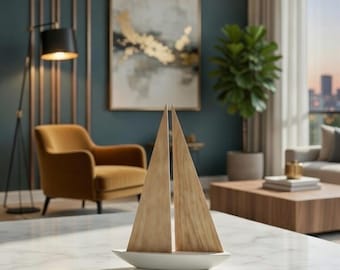 Handgefertigtes Holz-Deko-Boot – Pappelrumpf & Eiche-Segel, Unikat, Maritime Deko, Geschenkidee, Stilvolles Wohnaccessoire