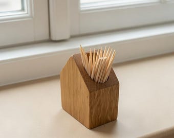Zahnstocherhalter aus Eiche in Hausform – handgefertigt, massiv Holz, dekorativ für Küche & Tisch