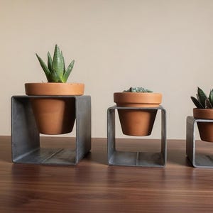 Handgefertigte Metall-Blumentopfhalter mit 3 Töpfen | 3 Größen | Industrial Design Deko für Sukkulenten & Zimmerpflanzen