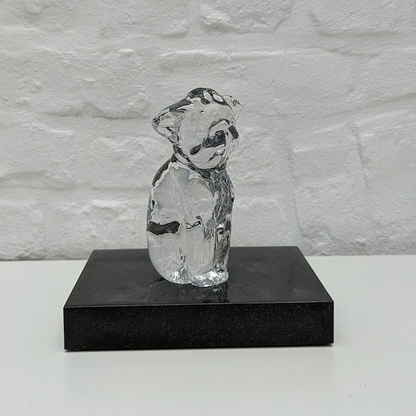 fm ronneby sweden crystal dog figurine