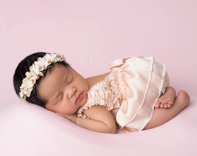 Newborn Romper Photography Newborn Girl Photo Outfit Pink Lace Newborn Ruffle Romper Baby Girl Photo Outfit Photography Props Newborn Gift