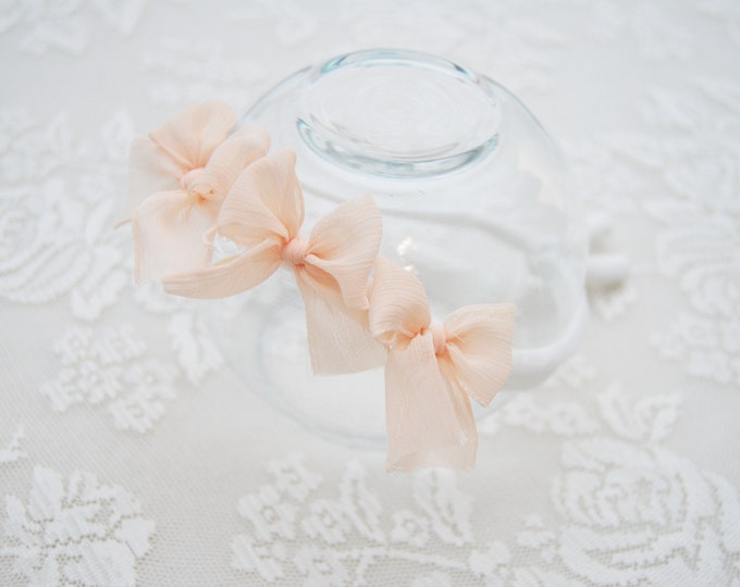 Newborn headband photo prop peach bow headband baby girl