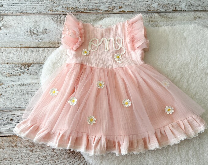 1st Birthday Outfit Girl – Hand Embroidered ONE Dress, Baby Girl Muslin Dress, Sitter Outfit, Cake Smash Photo Prop, Gift for Baby