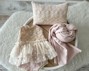 Lace Newborn Outfit for Photos Newborn Romper Boho Baby Posing Pillow Newborn Wrap Photography SET Newborn Lace Dress Vintage Newborn Props