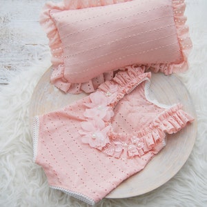 Ensemble de tenue photo fille nouveau-né barboteuse nouveau-né fille taie d'oreiller photo à volants barboteuse rose bébé tenue pour nouveau-né pour séance photo