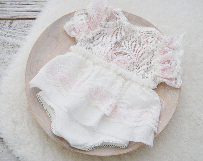 White Newborn Romper with Ruffles Baby Girl Photo Shoot Outfit Newborn Photo Props Lace Baby Romper Photography Outfit