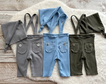 Neugeborenen Jungen Outfit: Jersey Strick Strapshose & Knotenmütze
