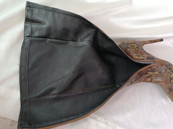 Vintage Brown Leather Ladies 90s knee Boots Made … - image 10