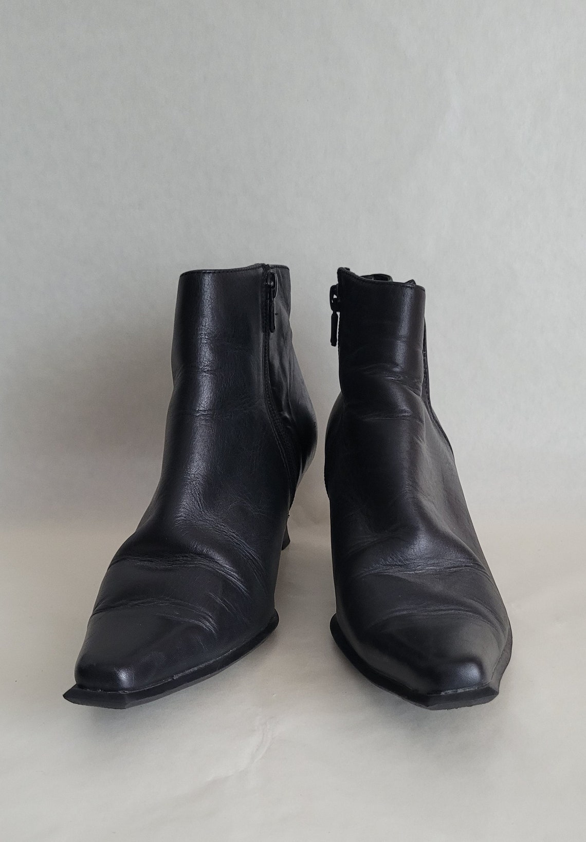 Vintage Black Leather Ankle Boots: Y2K Kitten Heels Pointy Square Toes (EU37/US6.5), foto 3 di 5