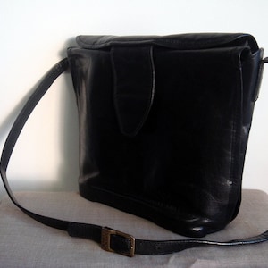 Vintage Claudio Ferrici leather black handbag purse shoulder bag CROSSBODY purse for woman