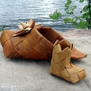 Swedish Vintage Birch Bark Shoe Decor: Rustic Handwoven Wall Box Set